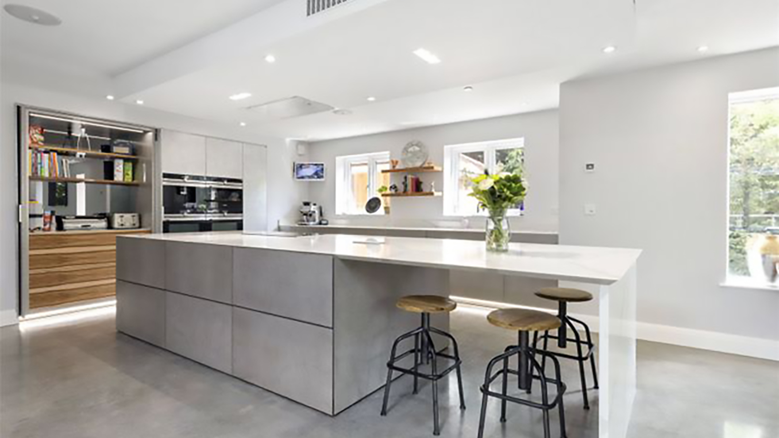 Kitchen lighting installation
